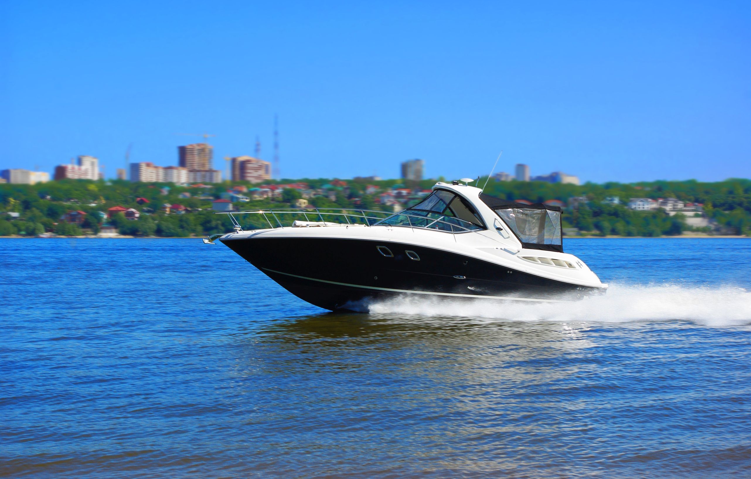 Appealing Features of the More Luxurious Pontoon Boats in Buford, GA