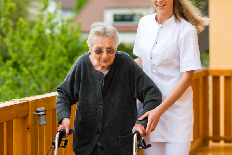The Top Benefits That You Can Reap From Hiring a Home Health Care Worker