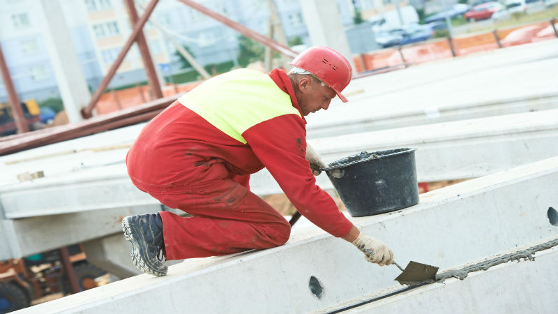 Choosing a Commercial Concrete Contractor in Lincoln, NE for Reliable Project Solutions