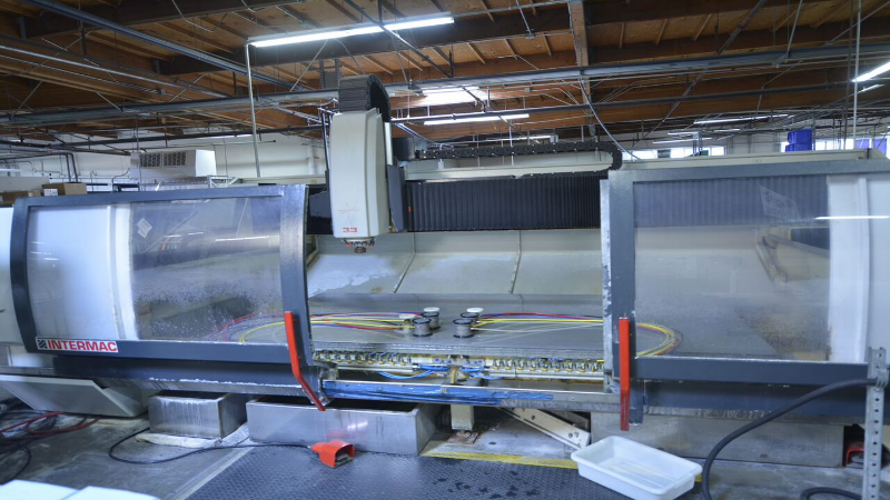 How Fabricators Customize Glass for Office, Home, and Commercial Use