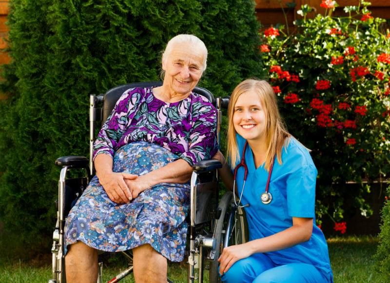 What to Expect from a Home Health Aide in Philadelphia