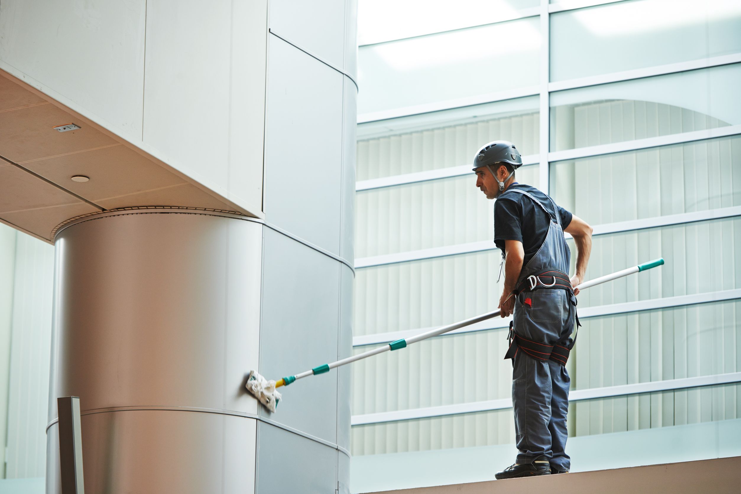 Choosing Commercial Cleaners NYC for Healthier Workspaces and Greater Office Productivity