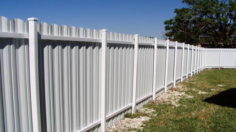 Vinyl Fencing in Miami Offers Flexibility and Minimal Maintenance