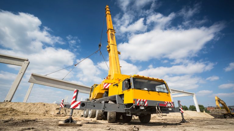 What You Should Consider Before Renting a Crane for Your Indiana Project