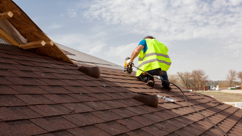 How to Protect Your Sandpoint, ID, Home and Yard When Getting a New Roof