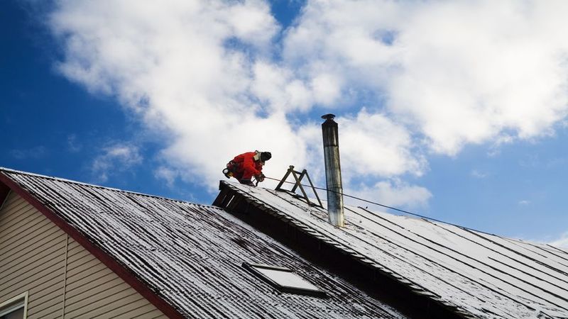 Pros of Hiring a Licensed and Insured Roofer In Indianapolis, IN